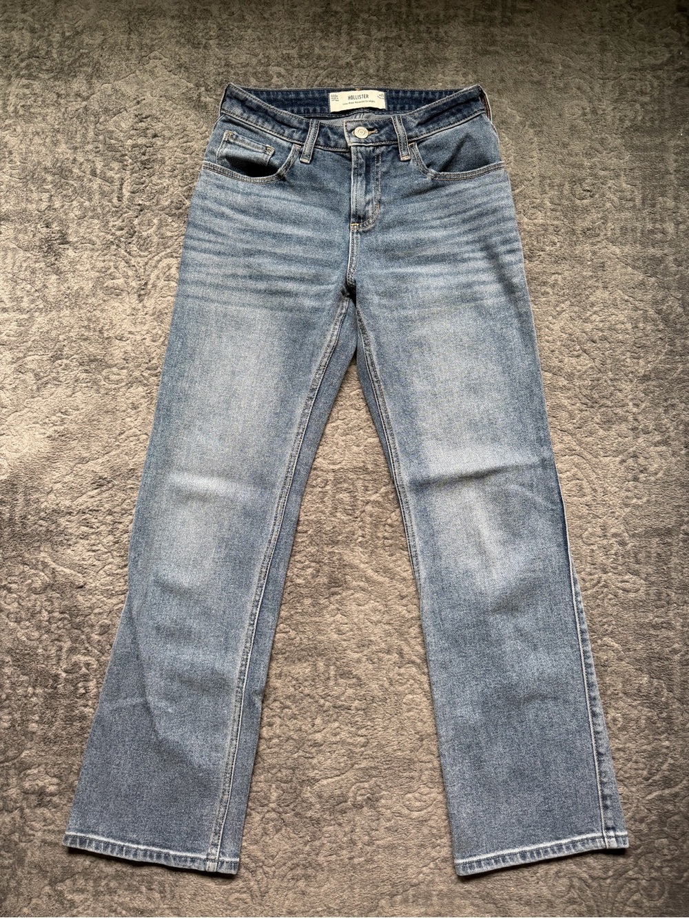 Hollister Low-Rise Relaxed Straight Jeans